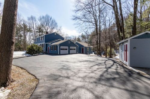 24 Pleasant Hill Rd, Deerfield, NH 03037-1111
