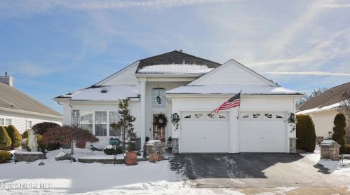 13 Wycliffe Dr, Lakehurst NJ  08759-6165 exterior