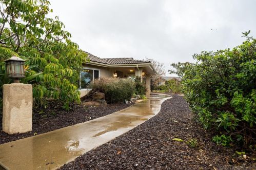 9957 Circa Valle Verde, El Cajon, CA 92021-2212