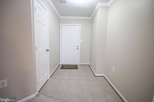 1520 Point Dr, Herndon, VA 20194-2115