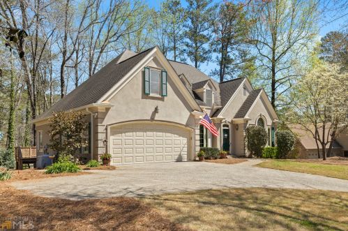 1828 Mallard Lake Dr, Marietta, GA 30068-1644
