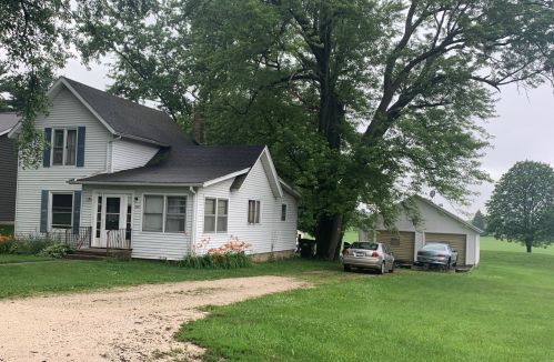 298 Prairie St, Pingree Grove, IL 60140-7613