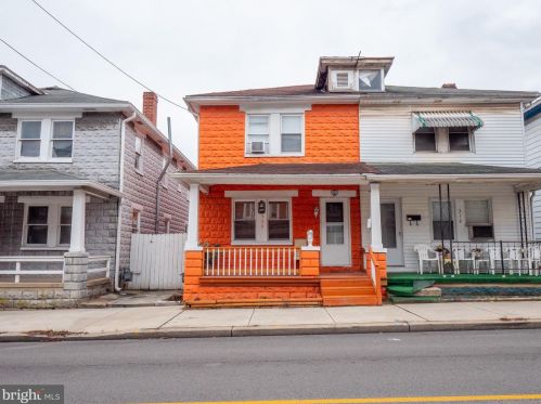 320 College Ave, York, PA 17401-3882