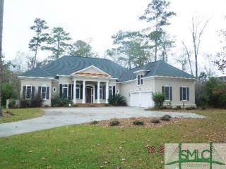 82 Crestwood Dr, Savannah, GA 31405-8130