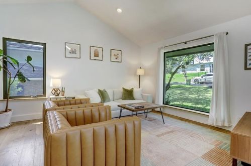 7103 Creighton Ln, Austin, TX 78723-1539