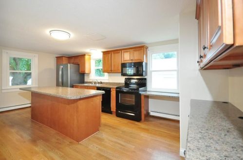 77 Pierson Ln, Windsor CT  06095-2000 exterior