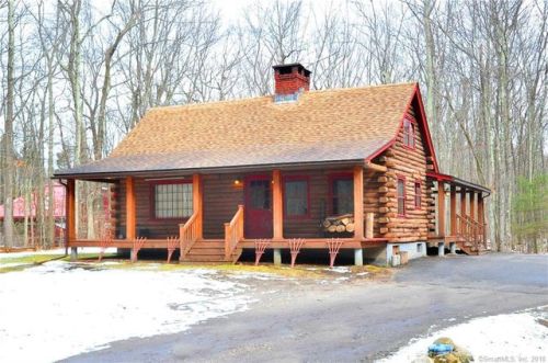 426 Locust Rd, Torrington CT  06791-2323 exterior