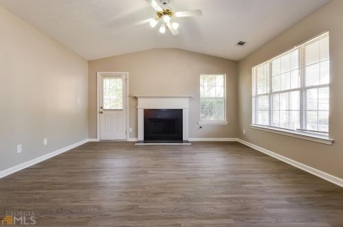 5781 Creekside Dr, Rex GA  30273-1181 exterior