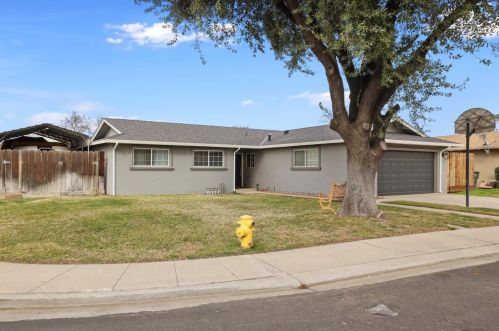 2221 Jeanine Dr, Modesto, CA 95355-4007