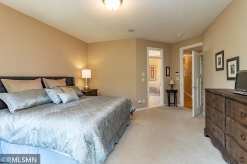 5 Hawthorne Ct, Saint Paul MN  55127-6476 exterior