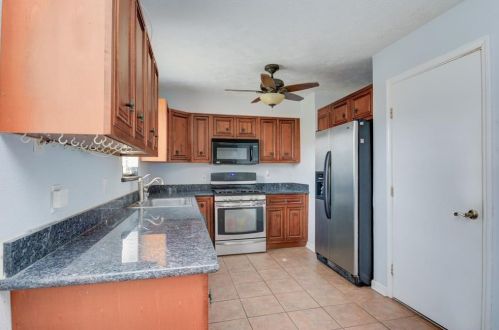 1817 Capri Ln, Taylor Lake Village, TX 77586-2927