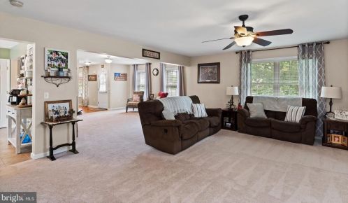 22 Meade Dr, Carlisle PA 17013-8141 exterior