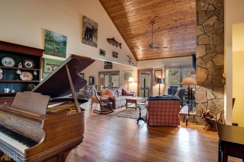 537 Meeting House Mountain Rd, Clayton, GA 30525-4789