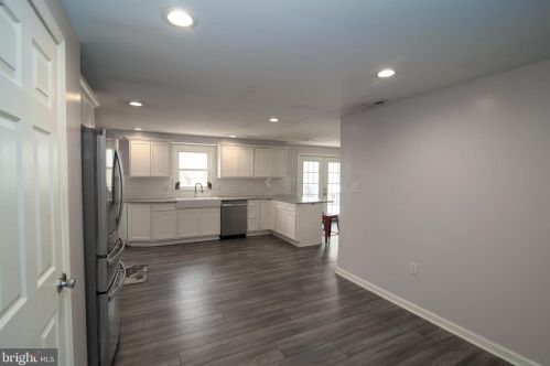 465 Red Bird Ln, Harpers Ferry, WV 25425-5686