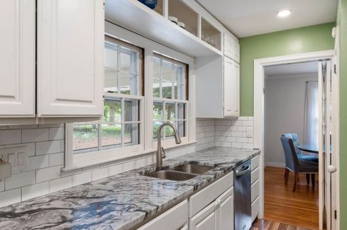 438 Hilderbrand Dr, Atlanta GA  30328-4124 exterior