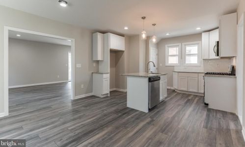 319 Marne Ave, Tavistock NJ 08033-1444 exterior