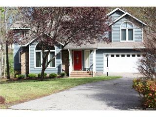 4502 Oak Hollow Rd, Chester, VA 23831-6787