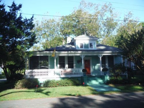 106 2nd St, Vandemere, NC 28587-9713