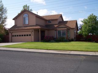 876 Locksley Dr, Bend OR  97701-7616 exterior