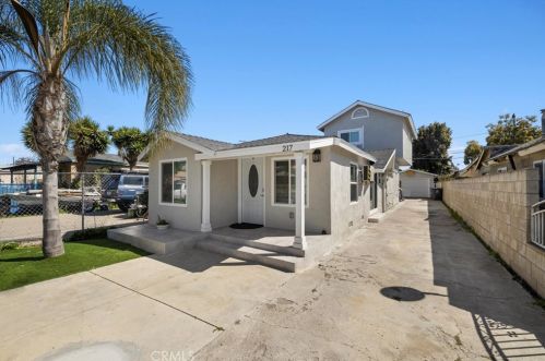 217 Laurel St, Santa Ana, CA 92703-3495