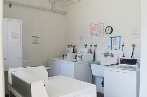 3205 Merrill Dr, Torrance CA  90503-7130 exterior