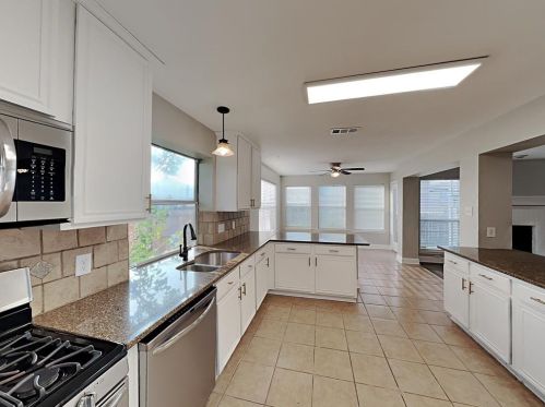 9832 Pack Saddle Trl, Fort Worth TX  76108-4414 exterior