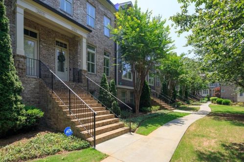 2461 Gatebury Cir, Atlanta, GA 30341-2635