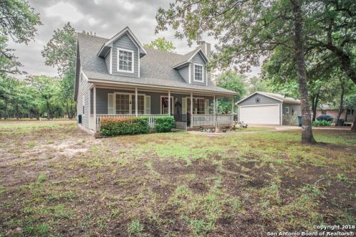 747 Falling Leaves Dr, Adkins, TX 78101-2624