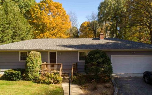 26 Bellamy Rd, Dover, NH 03820-4349