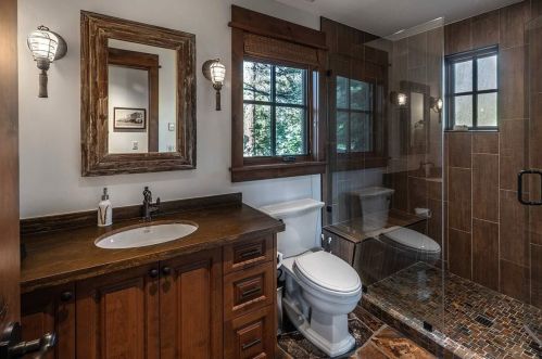 321 David Frink, Truckee CA  96161-5105 exterior