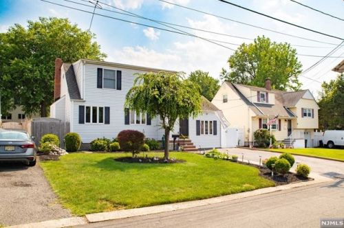 15 Lucille Ave, Dumont, NJ 07628-2012