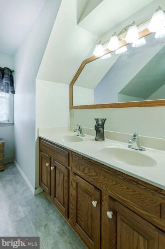 2616 Standardbred Dr, Lancaster PA  17603-4161 exterior