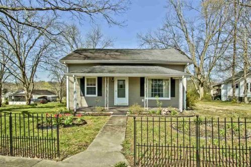 200 Pennsylvania Ave, Etowah, TN 37331-1626
