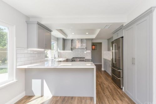 8 Henry, Irvine CA  92620-3256 exterior