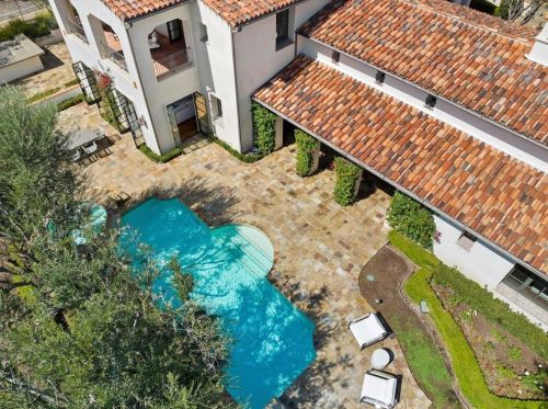 22 Black Falcon, Irvine CA  92603-0420 exterior