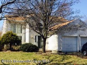 94 Mystic Ct, Cliffwood, NJ 07721-1501