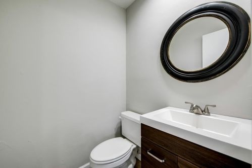 2211 Big Bnd Dr, Carrollton TX 75007-5801 exterior