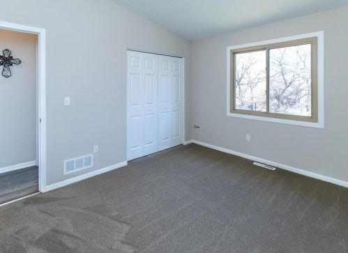 4392 Cinnamon Ridge Trl, Saint Paul MN  55122-3324 exterior
