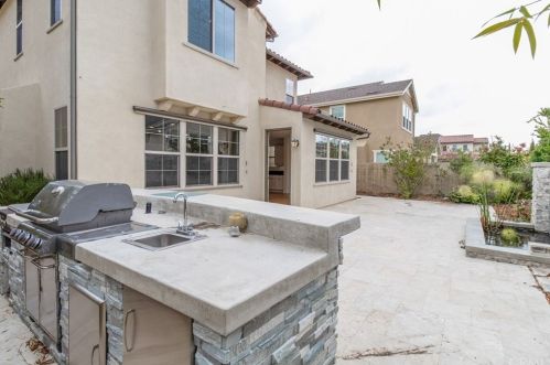 117 Bumblebee, Irvine CA  92618-1150 exterior
