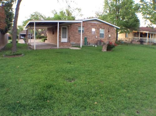 106 Daugherty Dr, Garland TX  75041-1901 exterior