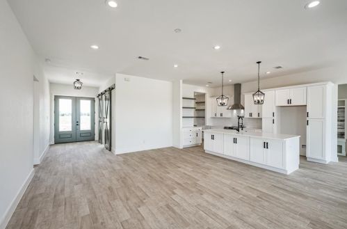 1319 Palomino Trl, Angleton TX 77515-9682 exterior