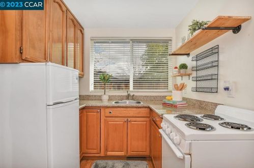 2735 Sinclair Ave, Concord CA  94519-2619 exterior