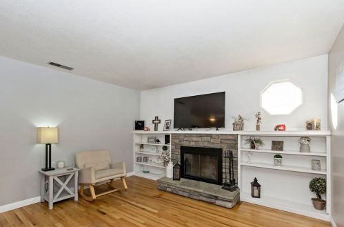 516 Del Rio Cir, Valley Home CA 95361-2531 exterior