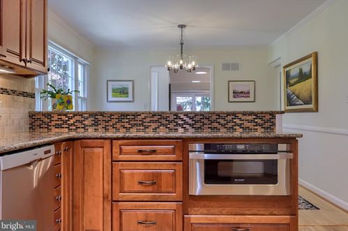 2033 Crescent Rd, York PA  17403-4760 exterior