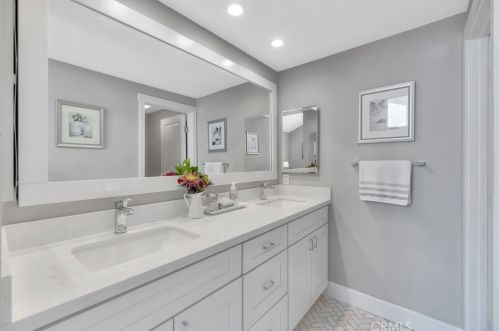 22 Delamesa, Irvine CA  92620-1838 exterior