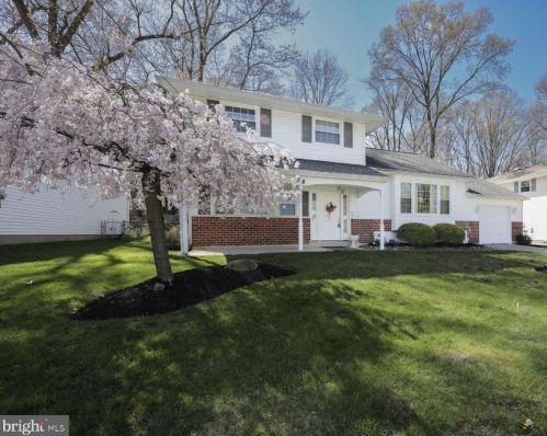 38 Ferndale Dr, Runnemede, NJ 08078-1868