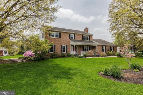 426 Dolly Dr, Lancaster, PA 17601-3620