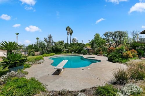 16350 Rancho Escondido Dr, Riverside CA  92506-5816 exterior