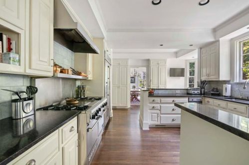 150 Beverly Rd, Atlanta GA  30309-2656 exterior