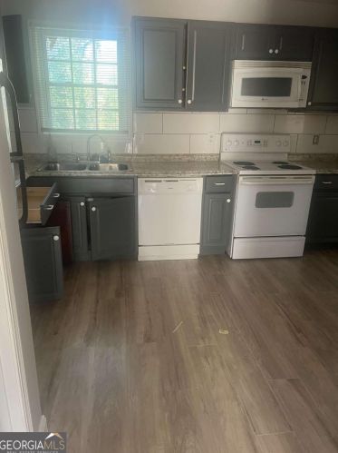 353 Old Rosser Rd, Stone Mountain, GA 30087-2637